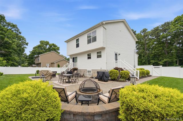 96 Main Avenue, Mastic, NY 11950
