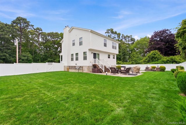 96 Main Avenue, Mastic, NY 11950