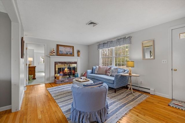 75 Trout Brook Rd, Barnstable, MA 02635