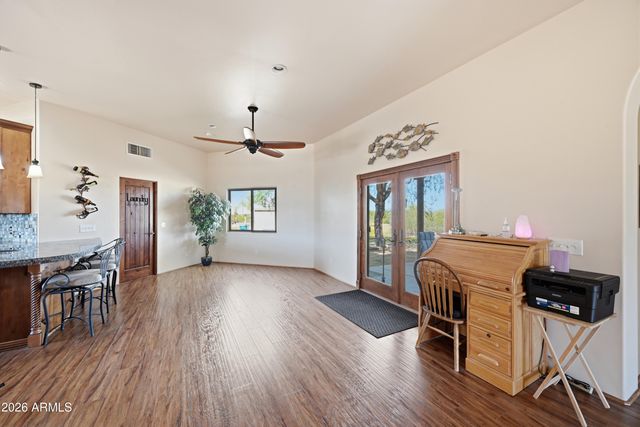 9121 W QUAIL Trail W, Queen Creek, AZ 85144