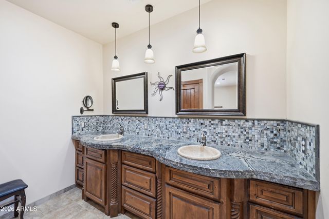 9121 W QUAIL Trail W, Queen Creek, AZ 85144