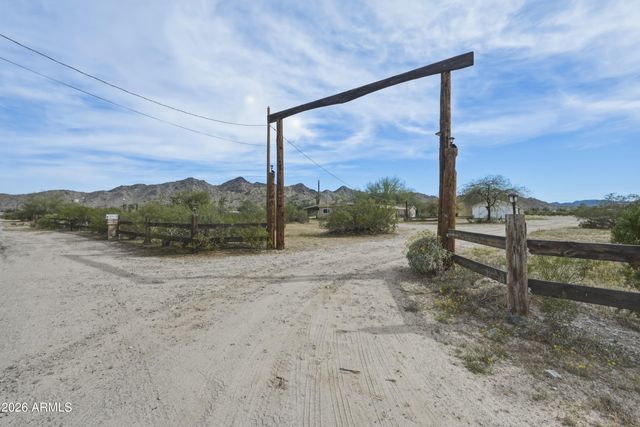 9121 W QUAIL Trail W, Queen Creek, AZ 85144