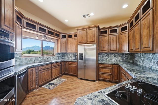 9121 W QUAIL Trail W, Queen Creek, AZ 85144