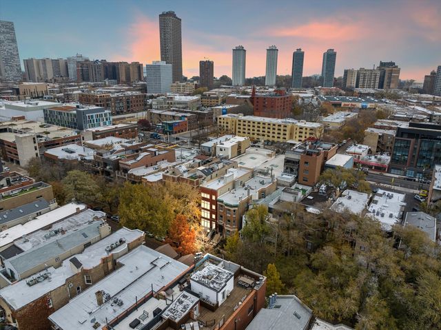 3531 N Reta Avenue 1, Chicago, IL 60657