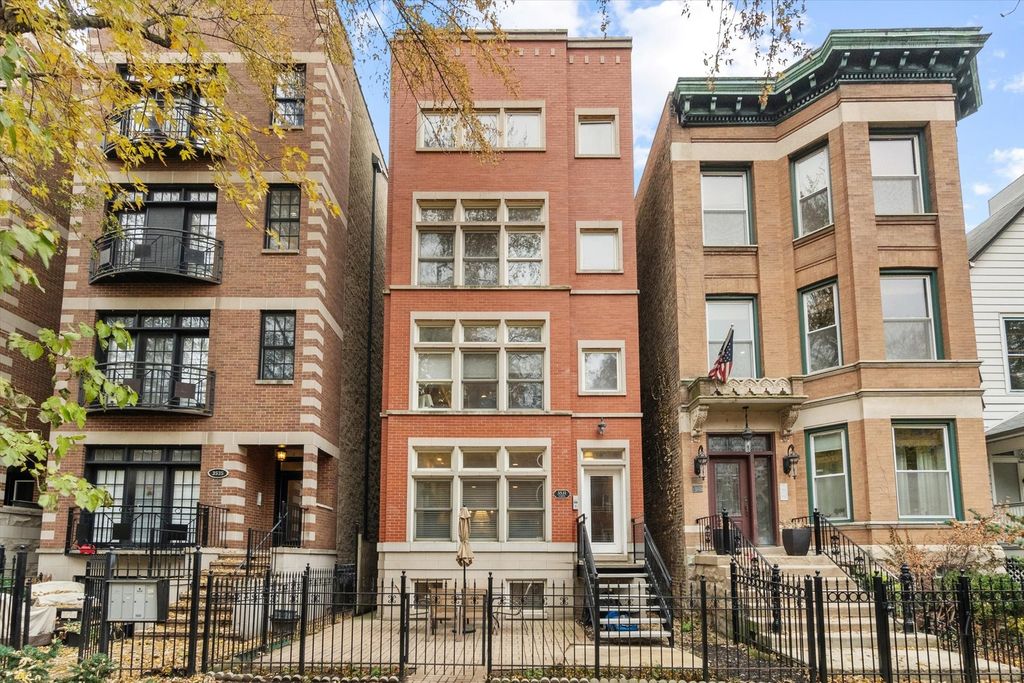 3531 N Reta Avenue 1, Chicago, IL 60657