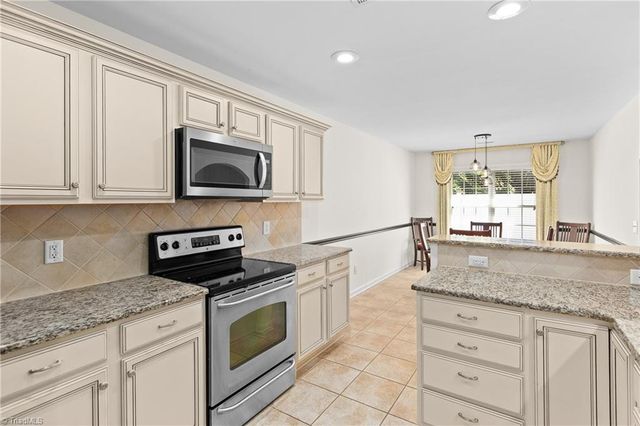 1595 Langdon Village Drive, Clemmons, NC 27012