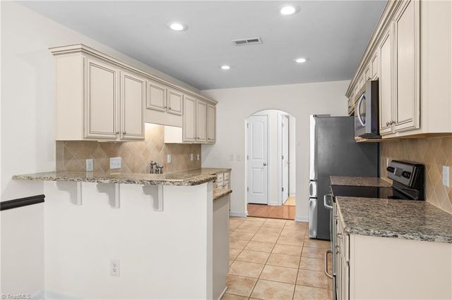 1595 Langdon Village Drive, Clemmons, NC 27012