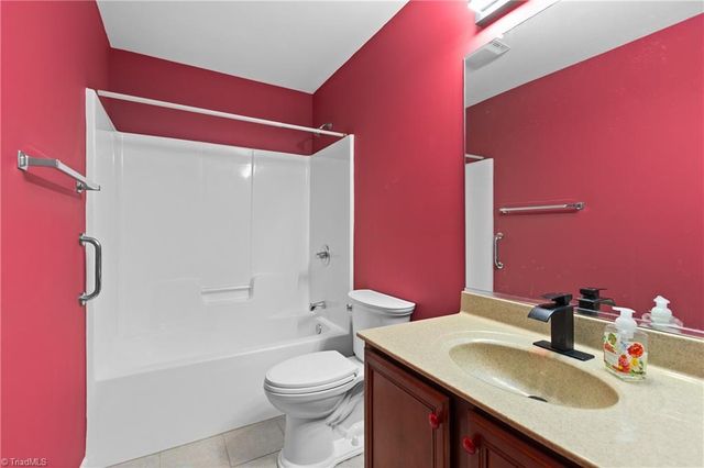 1595 Langdon Village Drive, Clemmons, NC 27012