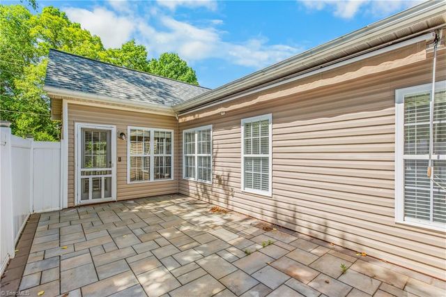 1595 Langdon Village Drive, Clemmons, NC 27012