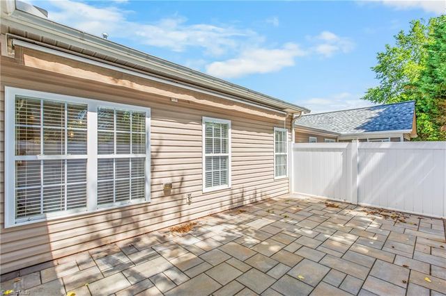 1595 Langdon Village Drive, Clemmons, NC 27012