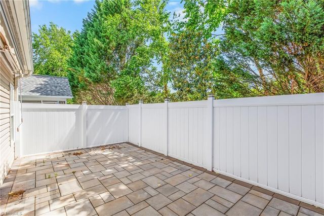 1595 Langdon Village Drive, Clemmons, NC 27012