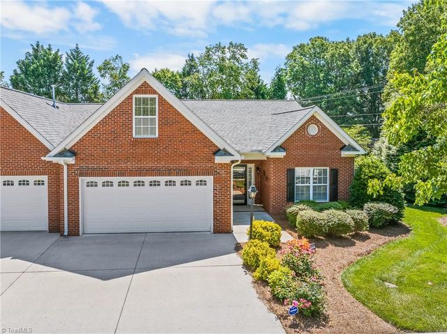 1595 Langdon Village Drive, Clemmons, NC 27012