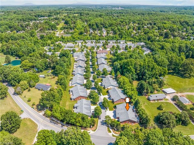 1595 Langdon Village Drive, Clemmons, NC 27012