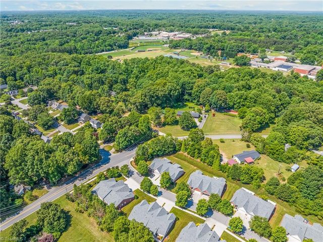 1595 Langdon Village Drive, Clemmons, NC 27012