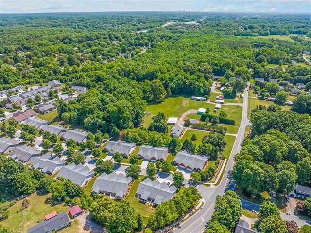 1595 Langdon Village Drive, Clemmons, NC 27012