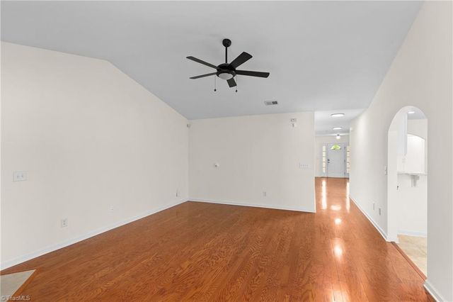 1595 Langdon Village Drive, Clemmons, NC 27012