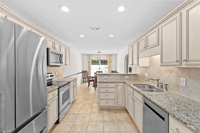 1595 Langdon Village Drive, Clemmons, NC 27012