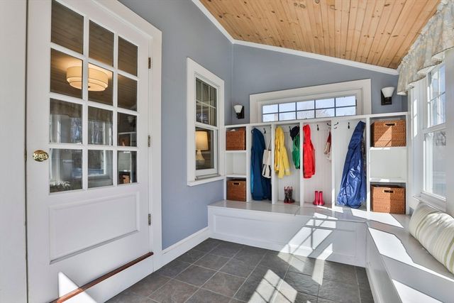 84 Central St, Georgetown, MA 01833