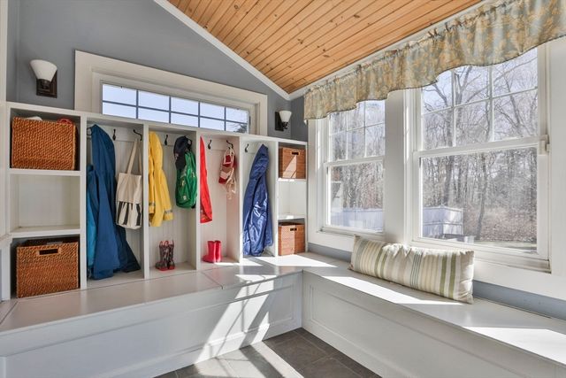 84 Central St, Georgetown, MA 01833