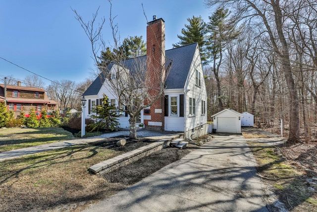 84 Central St, Georgetown, MA 01833