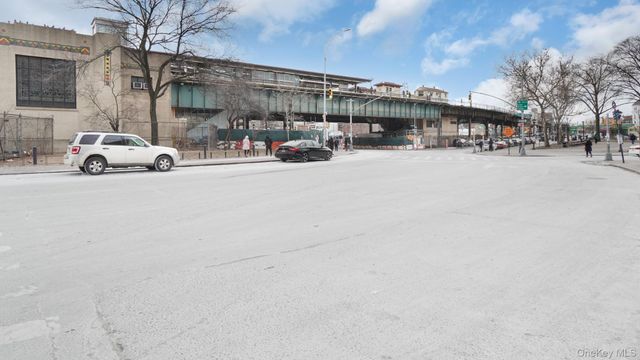 2049 McGraw Avenue 2C, Bronx, NY 10462