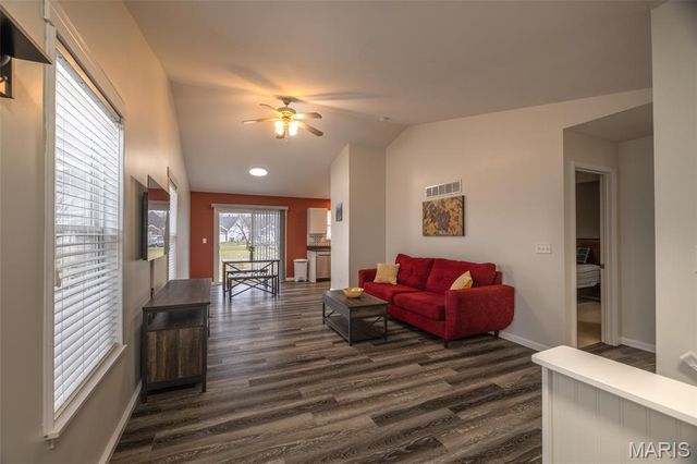 1602 Homefield Meadows Drive, O'fallon, MO 63366