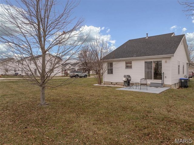 1602 Homefield Meadows Drive, O'fallon, MO 63366