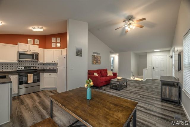 1602 Homefield Meadows Drive, O'fallon, MO 63366