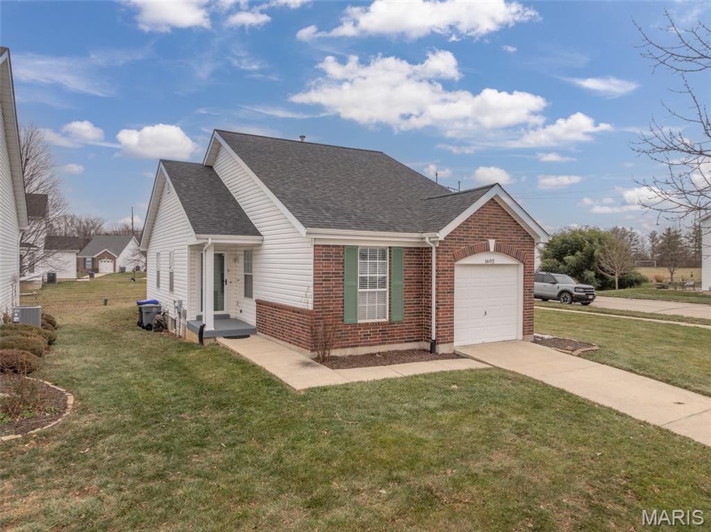 1602 Homefield Meadows Drive, O'fallon, MO 63366