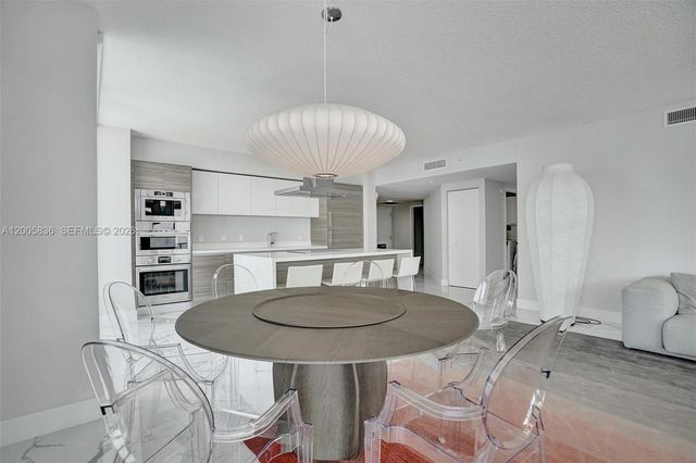 330 Sunny Isles Boulevard 52207, Sunny Isles Beach, FL 33160