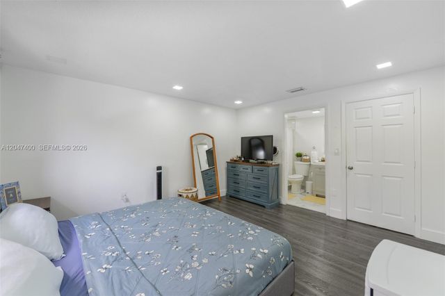 14901 SW 82nd Ter 1-205, Miami, FL 33193