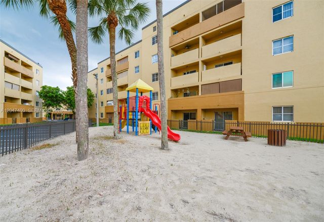 14901 SW 82nd Ter 1-205, Miami, FL 33193