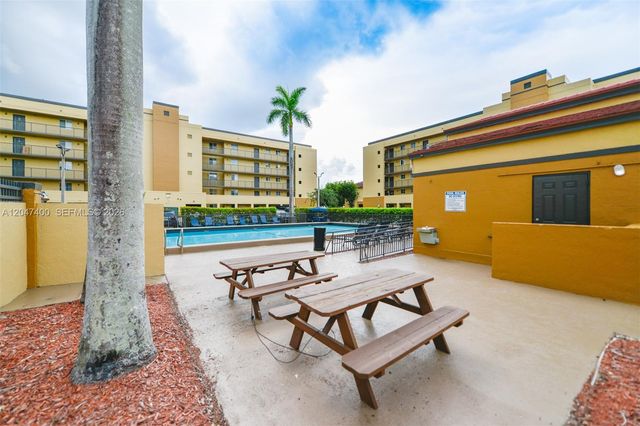 14901 SW 82nd Ter 1-205, Miami, FL 33193
