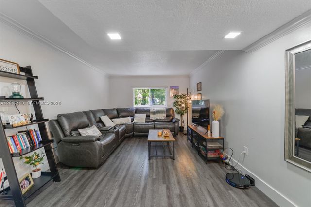 14901 SW 82nd Ter 1-205, Miami, FL 33193