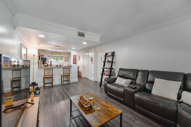 14901 SW 82nd Ter 1-205, Miami, FL 33193