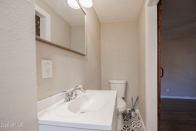 7153 N 62ND Avenue E, Glendale, AZ 85301