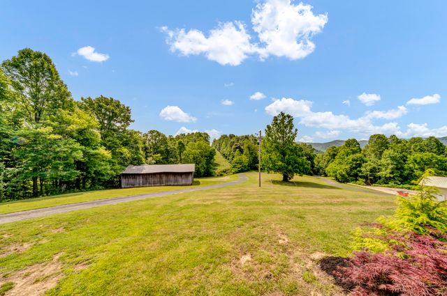 72 Blevins Lane, Vanceburg, KY 41179