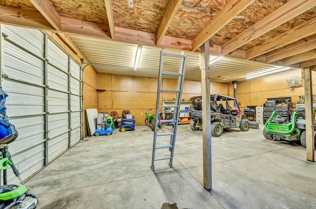 72 Blevins Lane, Vanceburg, KY 41179