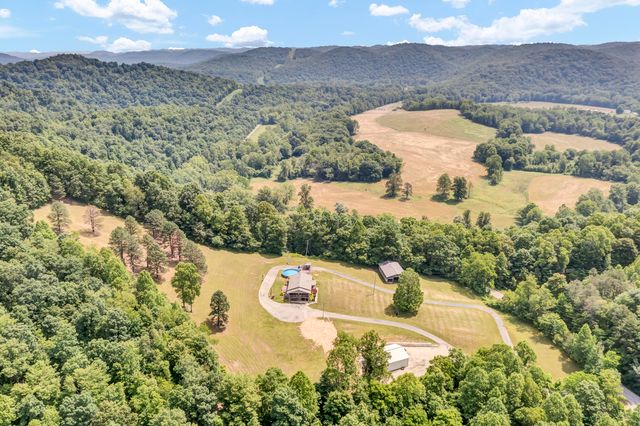 72 Blevins Lane, Vanceburg, KY 41179