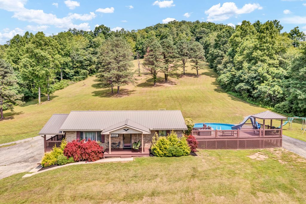 72 Blevins Lane, Vanceburg, KY 41179