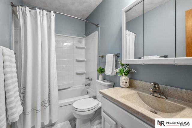 1834 Mindoro Drive, Lincoln, NE 68506