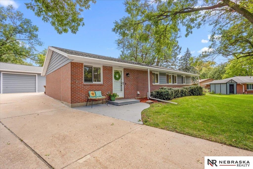 1834 Mindoro Drive, Lincoln, NE 68506