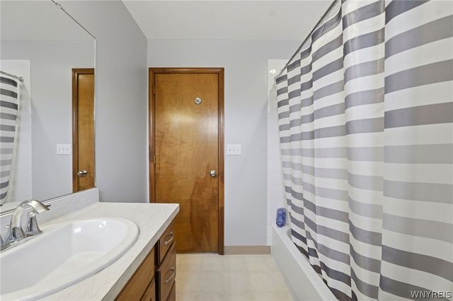 4986 City View Avenue, Hamburg, NY 14219