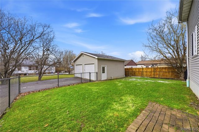 4986 City View Avenue, Hamburg, NY 14219