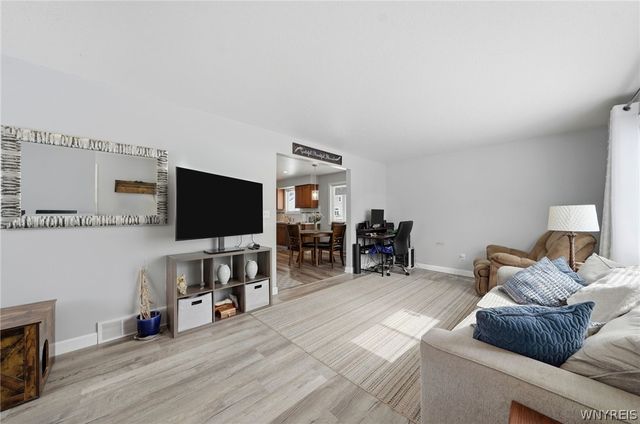 4986 City View Avenue, Hamburg, NY 14219