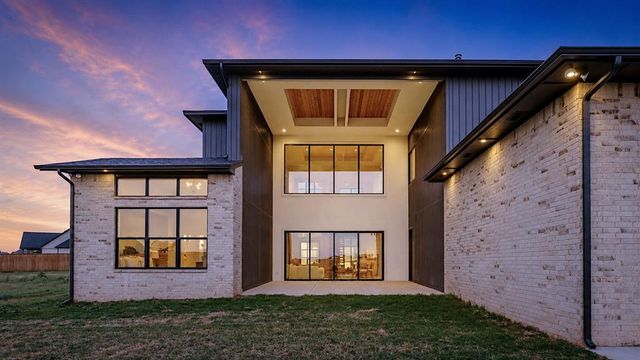 2600 Majestic Way, Yukon, OK 73099