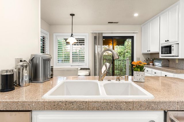 6430 Oak Hill Dr, Granite Bay, CA 95746