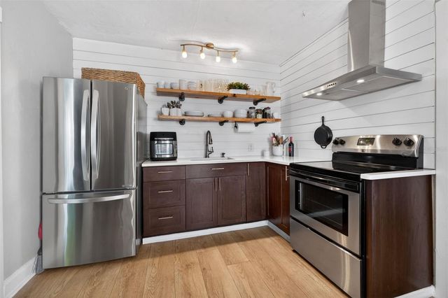 2566 14TH AVENUE N, St Petersburg, FL 33713