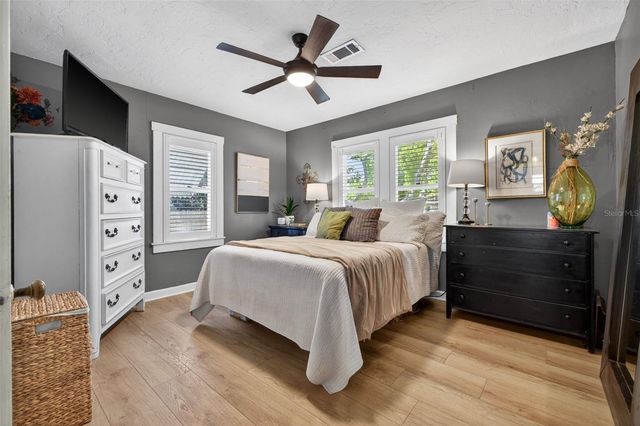 2566 14TH AVENUE N, St Petersburg, FL 33713