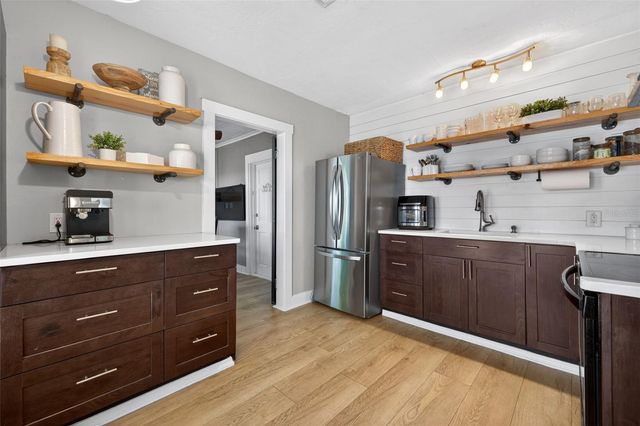 2566 14TH AVENUE N, St Petersburg, FL 33713